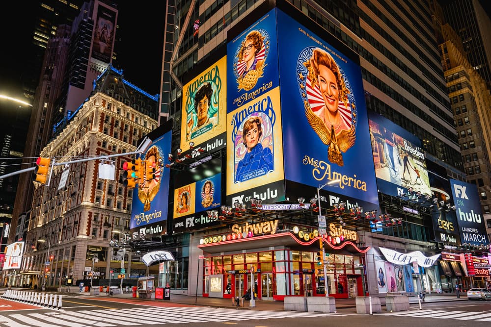 broadway shutterstock 1725912469
